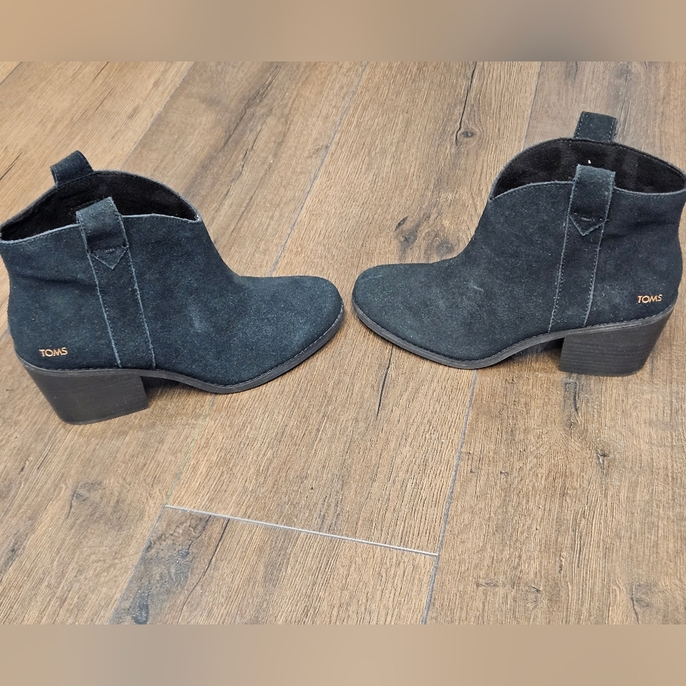NWT TOMS Constance Black Suede Ortholite Ankle Boots - Size 8 - Picture 5 of 13